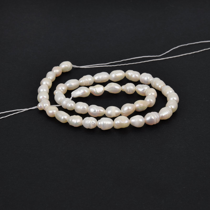 Намистини натуральні річкові Перли молочні, 7-9 мм (BUS-058134)