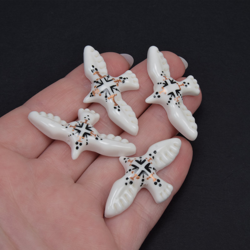 Подвеска-бусина Горлица из полимерной глины, 39х21 мм, С рисунком (POD-059386)