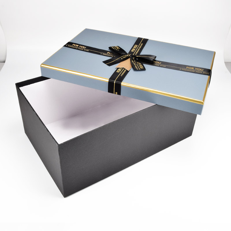 Подарункова коробка Прямокутна, 32х21х13,5 см, Синьо-чорна (UPK-060614)