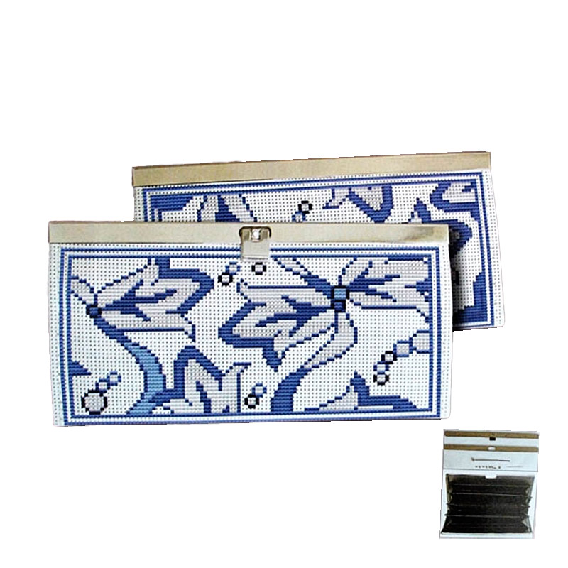 Набор для вышивания нитками, Кошелек Голубые колокольчики, 19х10 см (SXM-061250)