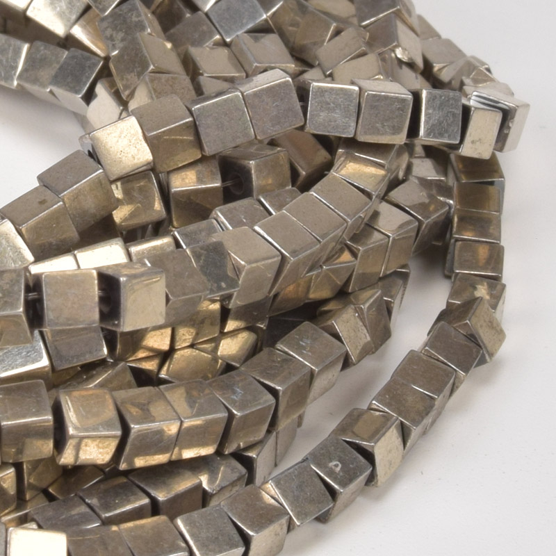 Намистини Гематит, Натур. камінь, 2 сорт, Кубик, 3х3х3 мм, Золотисті світлі (BUS-057179)