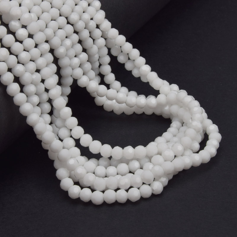 Намистини круглі грановані, 4 мм, Білі (BUS-061127)