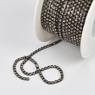 Стразовий ланцюг SS6 - 2,0 мм, Чорний, Стрази скляні сірі АВ (ZEP-061017)